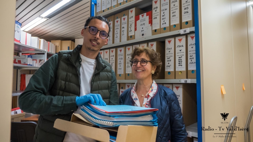 Mustapha El Aasri et Monique Le Chêne, en plein classement des archives