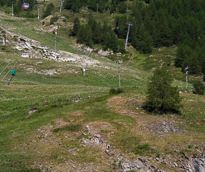 p1766198-9
